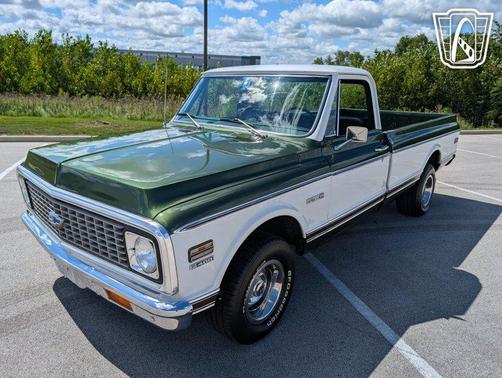 Olive green / White 1972 Chevrolet C10/K10 Base