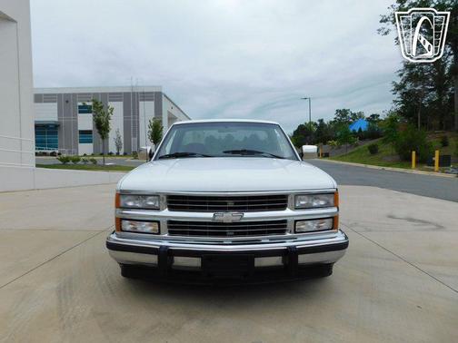 White 1993 Chevrolet 1500