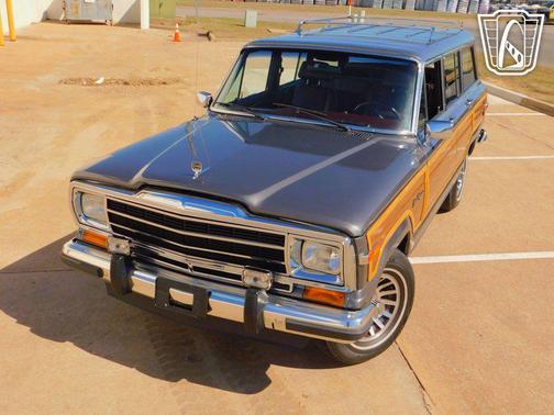 1989 Jeep Grand Wagoneer 