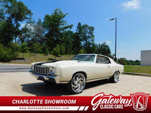 White 1972 Chevrolet Monte Carlo