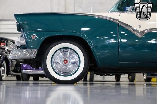 1955 Ford Fairlane Club Sedan