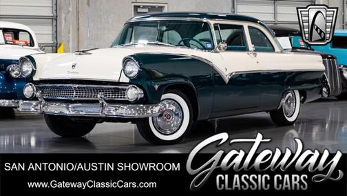 1955 Ford Fairlane Club Sedan