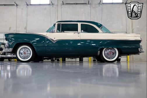 1955 Ford Fairlane Club Sedan