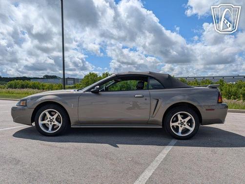 2001 Ford Mustang SVT Cobra