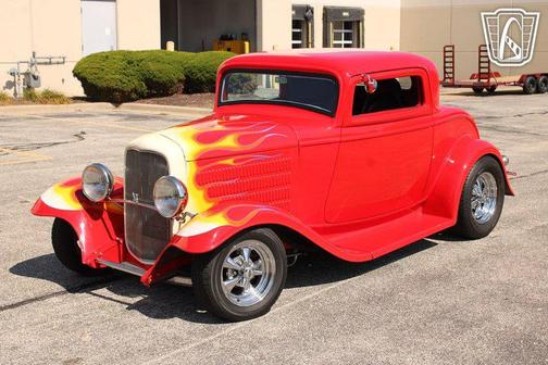 Red/w flames 1932 Ford Coupe