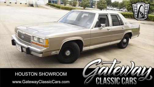 1989 Ford Crown Victoria Base