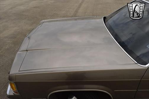 1989 Ford Crown Victoria Base