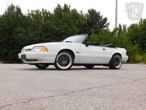 White 1990 Ford Mustang LX 5.0L Sport