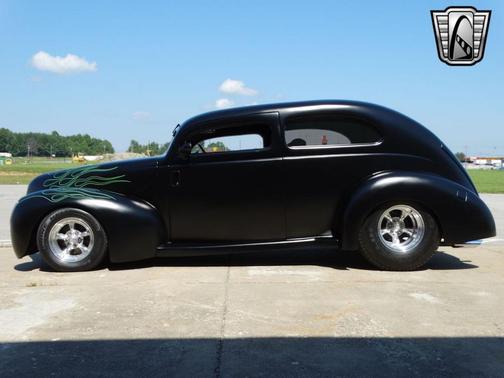 1939 Ford Deluxe Base