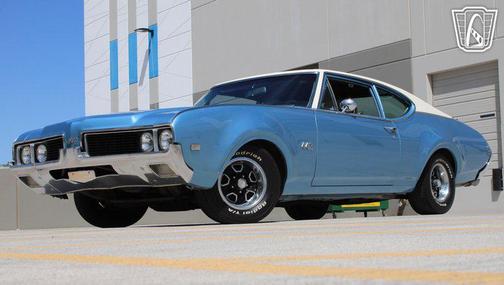 Blue/White 1969 Oldsmobile 442