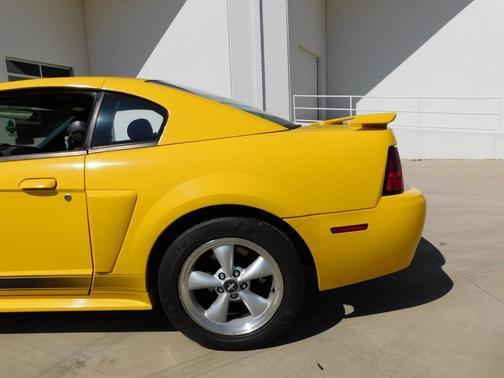 2004 Ford Mustang Mach I