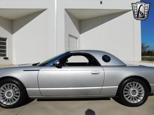 2004 Ford Thunderbird Base