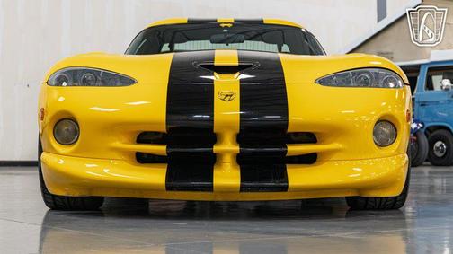 YELLOW 2001 Dodge Viper GTS