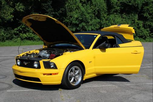 2006 Ford Mustang Base