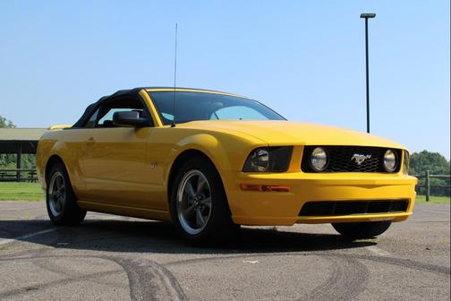 2006 Ford Mustang Base