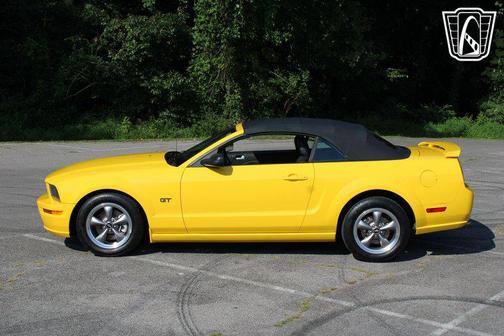 2006 Ford Mustang Base