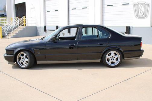 1991 BMW M5 Base