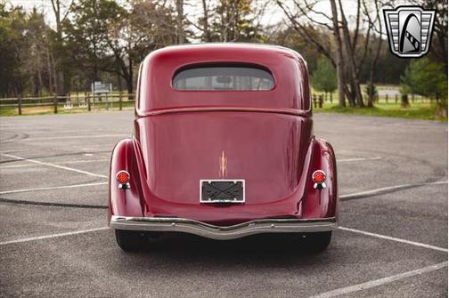 1936 Ford Deluxe Base