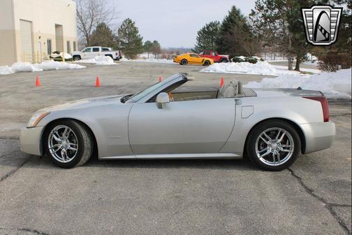 2005 Cadillac XLR Base