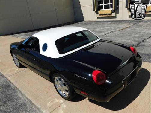 2002 Ford Thunderbird Base