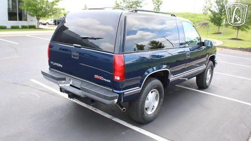BLUE 1997 GMC Yukon SL