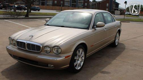 2005 Jaguar XJ8 