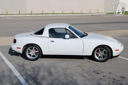 1990 Mazda MX-5 Miata 