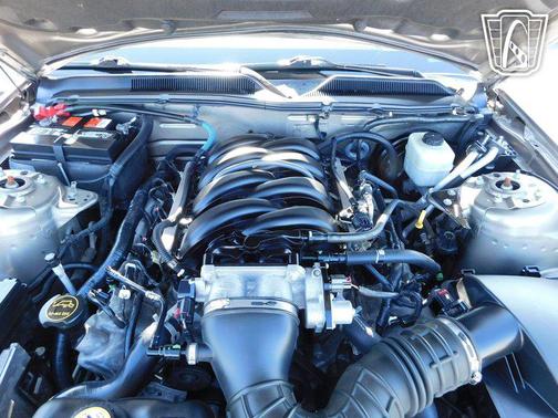 2005 Ford Mustang Base