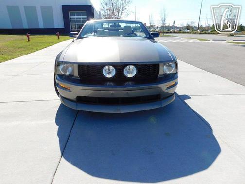 2005 Ford Mustang Base