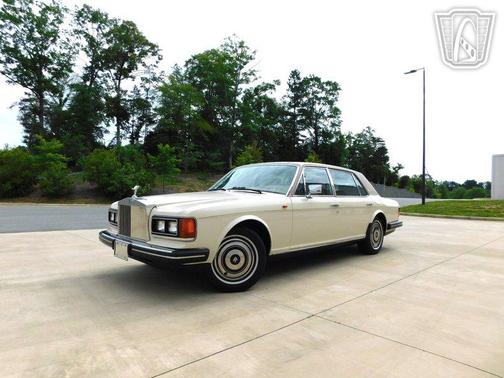 Magnolia 1986 Rolls-Royce Silver Spur