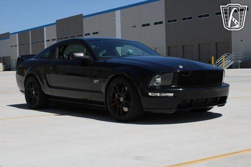 Black Clearcoat 2005 Ford Mustang GT