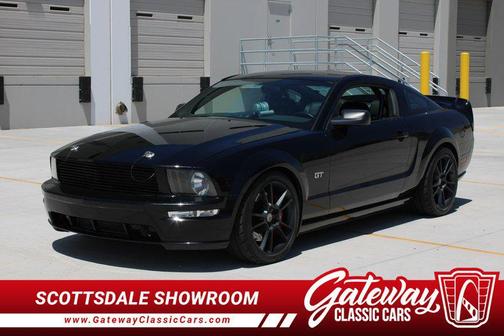 Black Clearcoat 2005 Ford Mustang GT