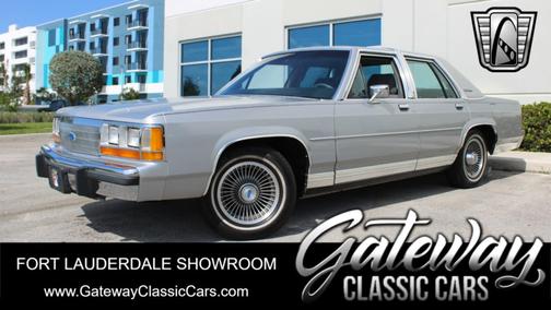 1988 Ford Crown Victoria Base