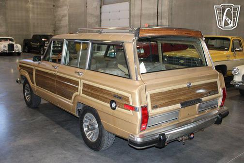 1987 Jeep Grand Wagoneer 