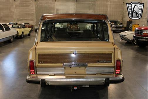 1987 Jeep Grand Wagoneer