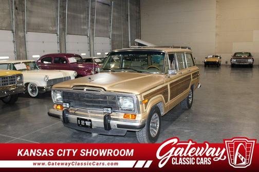 1987 Jeep Grand Wagoneer 