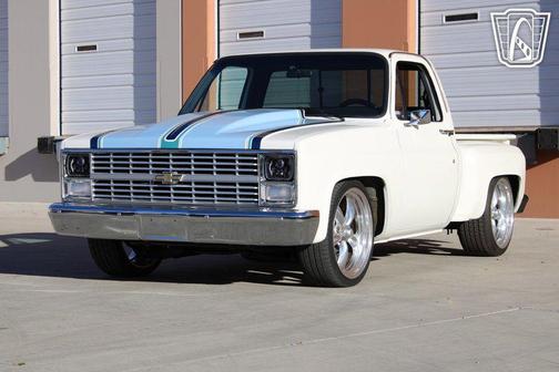 White 1983 Chevrolet Pickup Truck Base