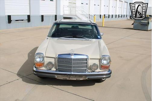 1971 Mercedes-Benz 250C Base