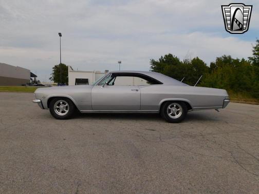1965 Chevrolet Impala Base