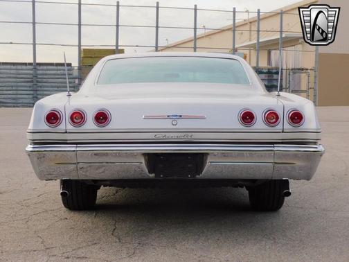 1965 Chevrolet Impala Base
