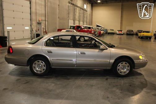 1999 Lincoln Continental 