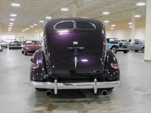 1940 Ford Deluxe Base