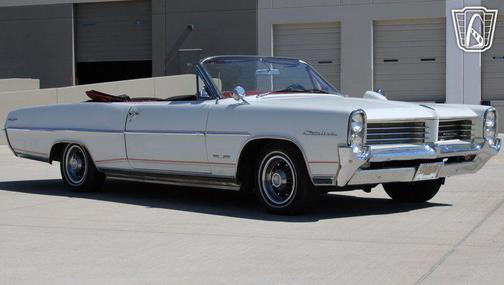 White 1964 Pontiac Catalina