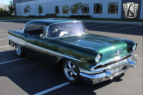 1957 Pontiac Chieftain 