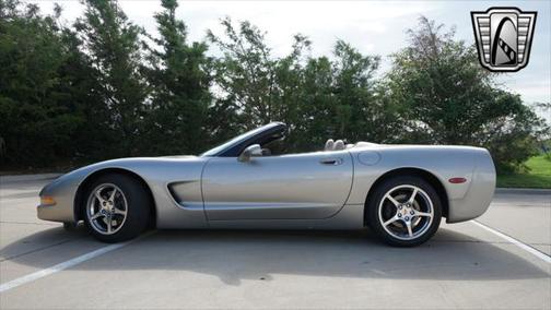 2001 Chevrolet Corvette Base