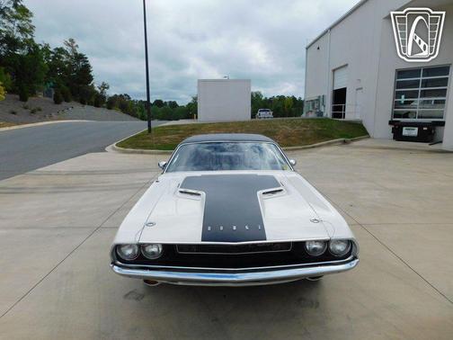 White 1970 Dodge Challenger Base