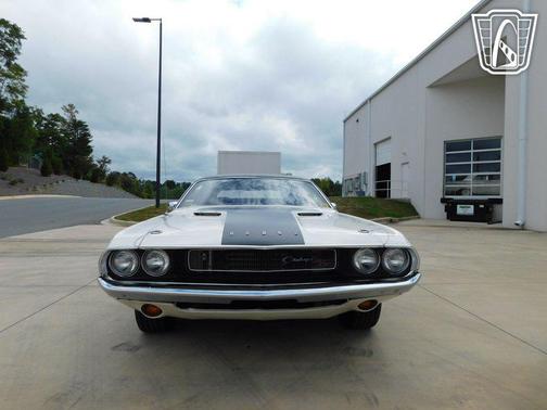 White 1970 Dodge Challenger Base