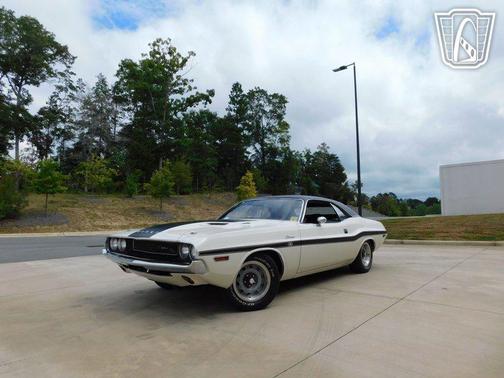 White 1970 Dodge Challenger Base