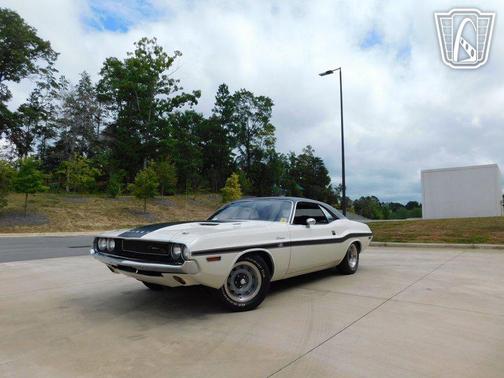 White 1970 Dodge Challenger Base