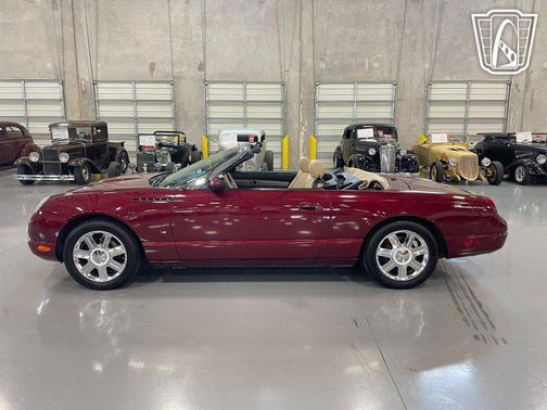 2004 Ford Thunderbird Base